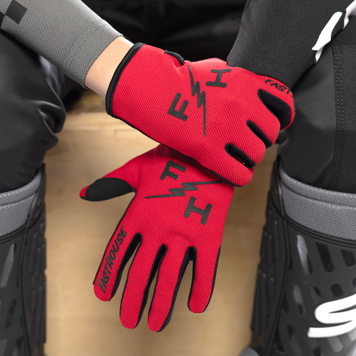 Fasthouse Carbon Eternal Youth MX Glove - Red