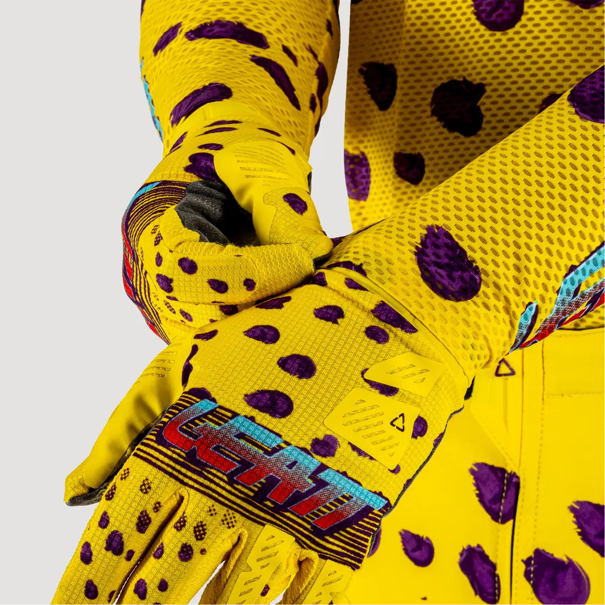 Leatt Moto 5.5 Ultraweld MX Jersey 2025 Cheetah