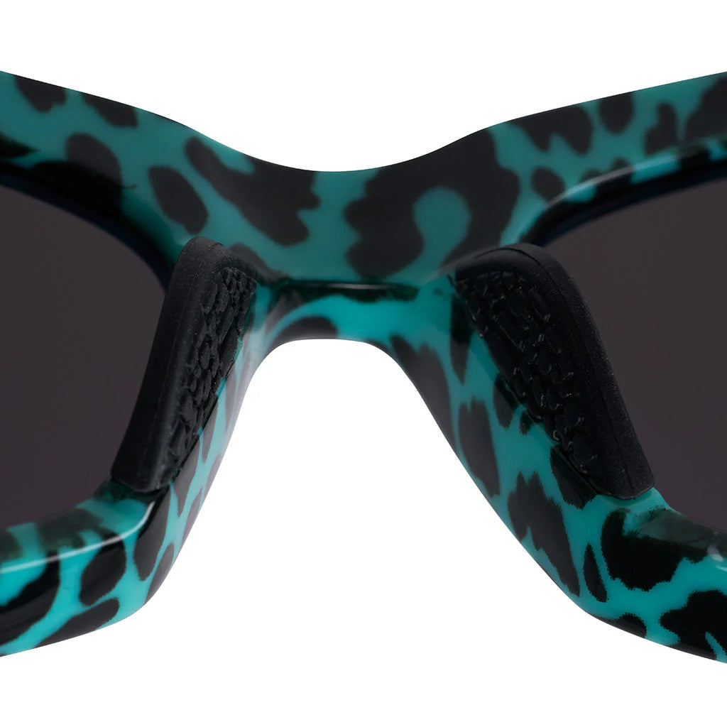 Pit Viper The Marissa's Nails Clawdia Sunglasses - Smoke Lens