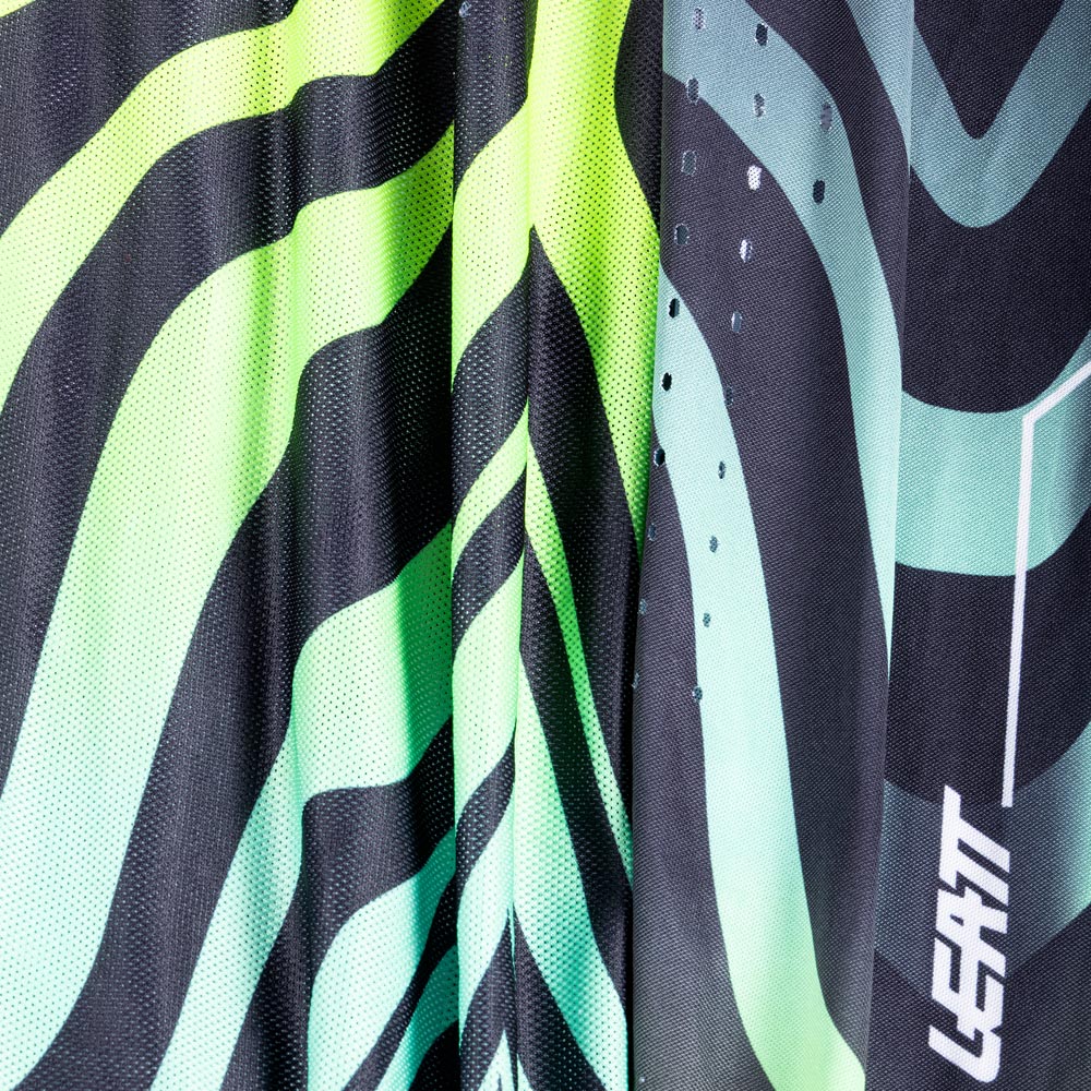 Leatt Moto 5.5 Ultraweld MX Jersey 2026 Tiger Pink